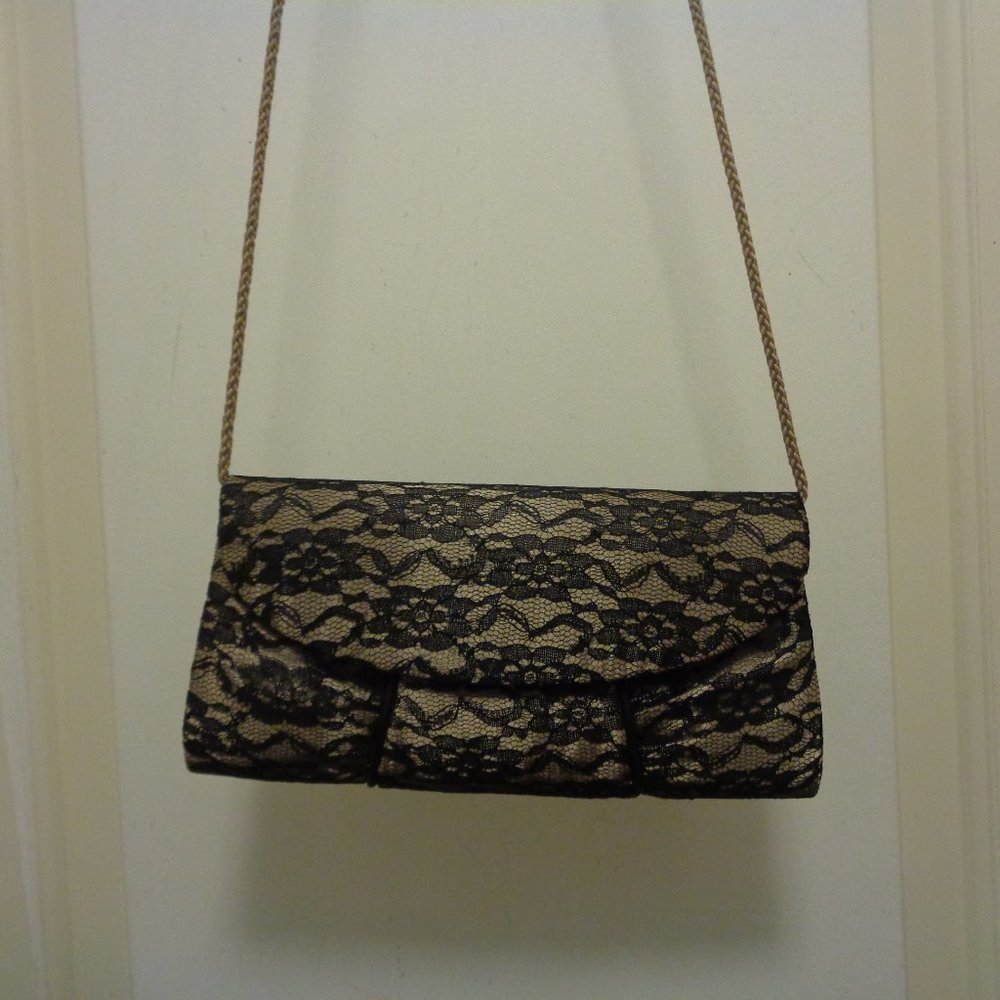 RETRO STYLE GREY & BLACK LACEY ENVELOPE PURSE